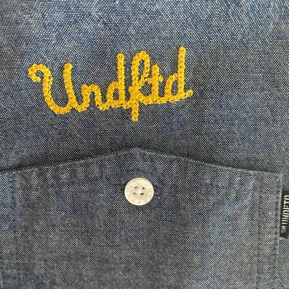 Men Undefeated Denim Button up long sleeve Size Medium - Picture 4 of 4